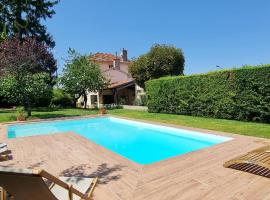 Exclusif - Splendide villa 6ch à 15min de Lyon, vacation rental in Rillieux