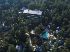 Punarnava Resort & Spa, готель у місті Деградун