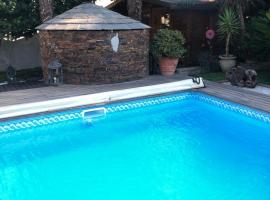 Chalet - Piscine - Wifi, hotel v destinaci Penta-di-Casinca