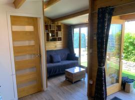 Chalet de Luxe Jardin Privatif 3mn Circuit Castellet, homestay in Le Beausset