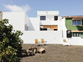 La Casa de La Caleta by Taller96 - El Hierro Island -, loma-asunto kohteessa La Caleta