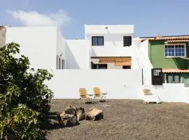 La Casa de La Caleta by Taller96 - El Hierro Island -