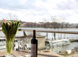 Willa Port Rezydencje, hotel v destinaci Ostróda