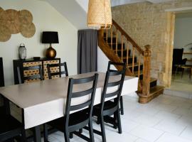 Halte Lutine - Maison chaleureuse en pierres, holiday home in Luc-sur-Mer