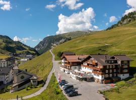 Hotel Enzian, hotel a Zürs am Arlberg