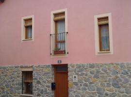 La Ontina, apartment in La Puebla de Valverde