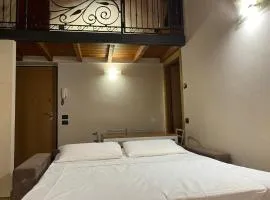 Downtown Room