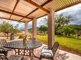 Tequila Sunrise Cottage at Karoofontein Guest Farm, vilă din Geelwal