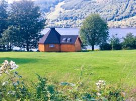 Seal Point Cabin - Luxury Glamping, cheap hotel in Cairndow