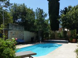 Maisonnette proche des calanques , les Bruyères, hotel en Marsella