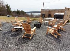 Cozy Harbour House, ξενοδοχείο σε Isaacs Harbour