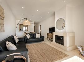 Luxurious First Floor Apartment Sleeps 4