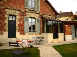 Fab House - Les Maisons Fabuleuses, maison d'hôtes à Senlis