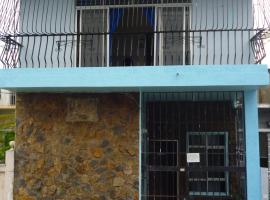 Villa Celeste – hotel w pobliżu miejsca Teodoro Maldonado Carbo Hospital w mieście Guayaquil