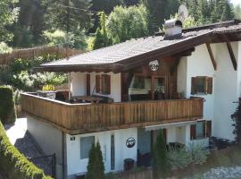 Chalet La Bosch, 7-persoons luxe eigen woning met privétuin, chalet de montaña en Ehrwald