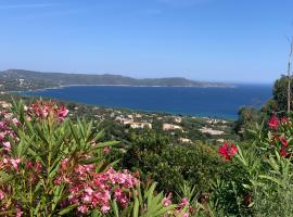 Villa Cacharelle Vue Mer, bed and breakfast en Cavalaire-sur-Mer