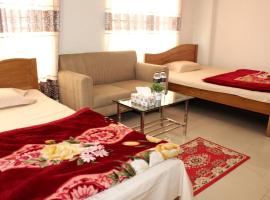 Calm & Cozy Guest Room with Free Breakfast-Parking, apartment in Dhaka