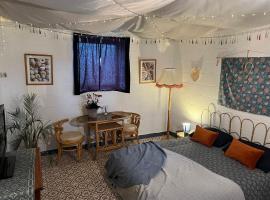 Number One - The Old Stables, area glamping di Wadebridge