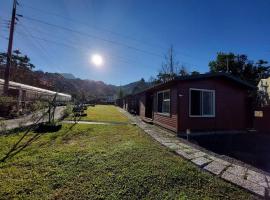 Wind Valley Homestay, family hotel in Lugu