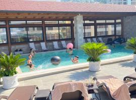 PANORAMA Rooms Hotel near the Old Bazaar: Kroya şehrinde bir otel