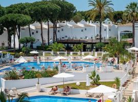 Casa Hibiscus Marbella, hotell Marbellas huviväärsuse Cabopino Golf lähedal