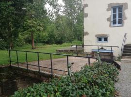 Chambre d'hôte Moulin du Breuil., hotel em Pionnat