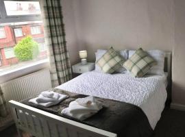 Home Away From Home - 2 Bed FREE Parking & Wifi, hotelli kohteessa Hunslet