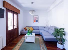 Luminoso apartamento reformado en villa termal，Cuntis的便宜飯店