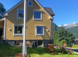 Nesje Gardstun, hotel a Oppstryn