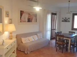 Capo Figari 15, Appartamento spazioso nel centro di Golfo Aranci con terrazza, Wi-Fi, parcheggio gratuito