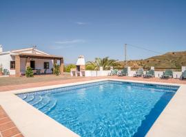 Nice Home In Almachar With Outdoor Swimming Pool, Wifi And Swimming Pool, cottage à Almáchar