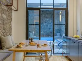 Incomparable Plaka's Luxury Apt Private Pool