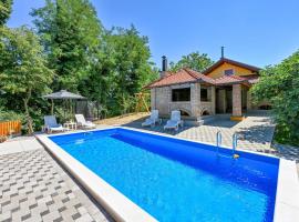 Amazing Home In Susobreg With Wifi, villa in Jertovec