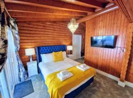 Kaoglen Apollo-Hot tub-Cairngorms-Pet friendly