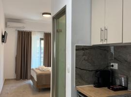 angels apartments, hotel com banheiras de hidromassagem em Parga