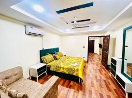 Comfy one bedroom apartment in Bahria town, hotel em Rawalpindi