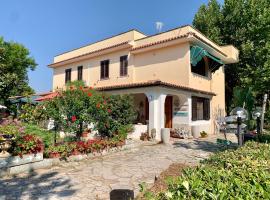 Villa Anna GuestHouse, guest house in Brindisi