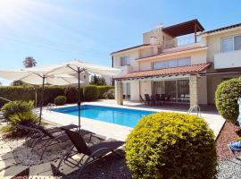 Villa14 Sea Breeze, khách sạn ở Chlorakas