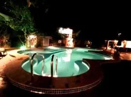 Imbassai - Casa Alto Padrão completa - Condominio Fechado - A1B1
