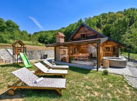 Awesome Home In Varazdin Breg With Jacuzzi, Wifi And 2 Bedrooms, hotel en Varaždin Breg