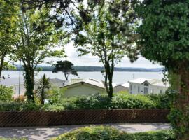 Pine Ridge 59 Rockley Park Poole with sea view sleeps six, glamping site in Poole