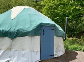 Yurt glyncoch isaf farm, luxury tent in Llangrannog