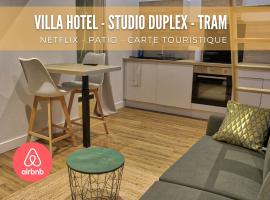 Magnifique Hôtel avec Patio - DUPLEX proche Tram, отель в Бордо