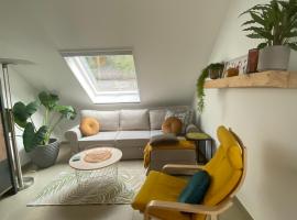 Ferienwohnung mit Charme โรงแรมในLangenzenn