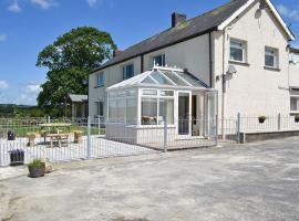 Cob Cottage, holiday home in Tregaron