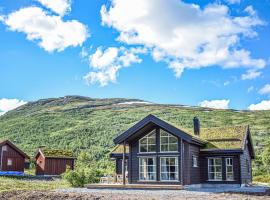Beautiful Home In Vringsfoss With House A Panoramic View, отель в городе Maurset