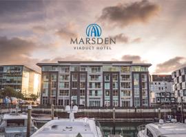 Marsden Viaduct Hotel, готель в районі Viaduct Harbour, в Окленді