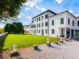 Hotel Villa Policreti, hotel con estacionamiento en Castello dʼAviano