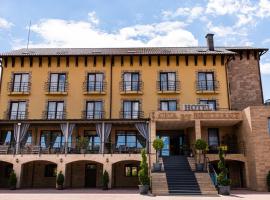 Aria by Brilliant, hotel con estacionamiento en Zalău