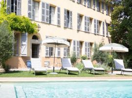 Maison Sumiane - Maison d hotes et locations avec piscine, Hotel in Brignoles
